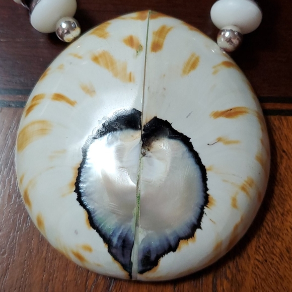 Necklace vintage  NECKLACE SHELL AND BEADS 70'S - Picture 2 of 6